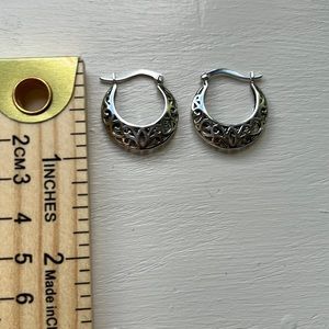 Sculpted loop earrings